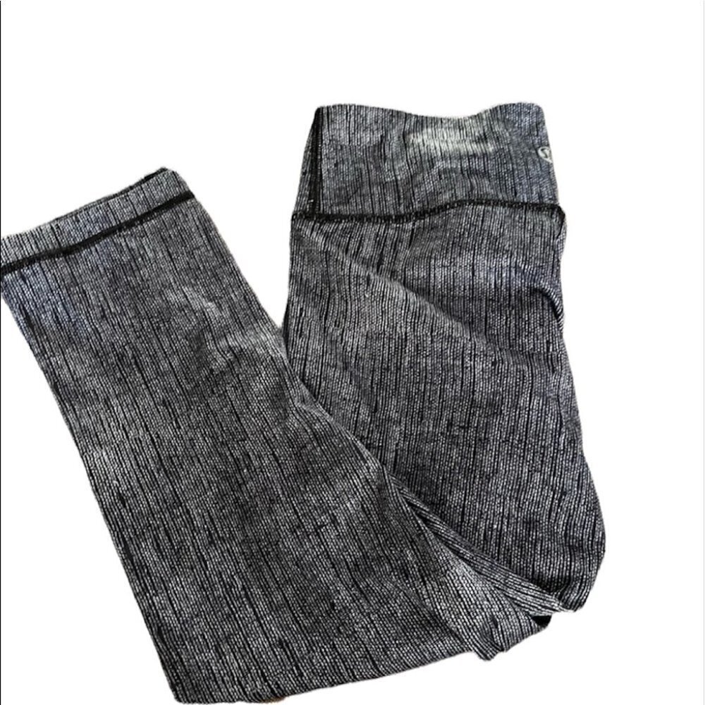 Lululemon capri size 4